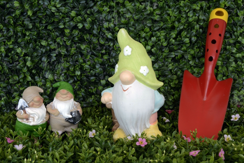 sasu-GASSIN-min_garden-gnome-1404358